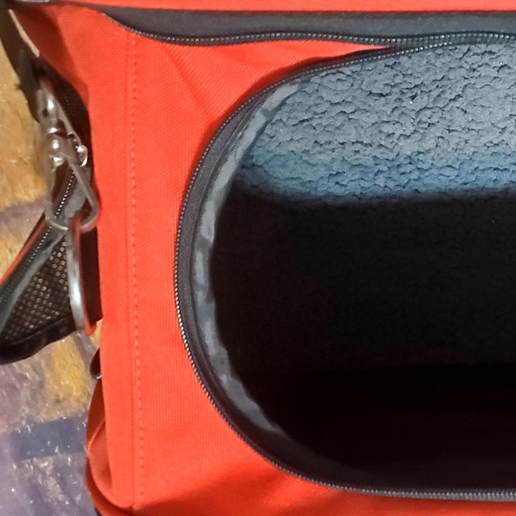 DOG CARRIER NEW WITHOUT TAGS RED - Picture 3 of 6